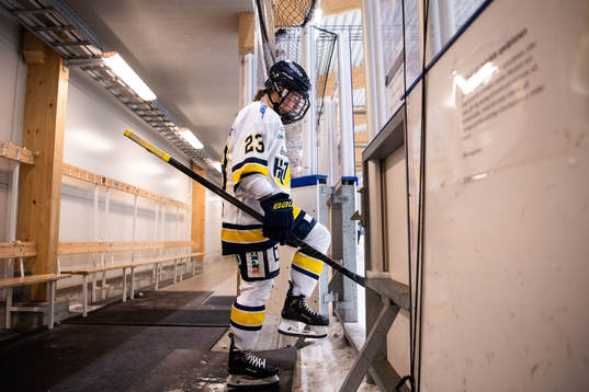 HV71s Sanni Hakala
