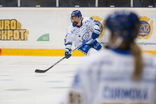 Leksands Anna Elizabeth Purschke före ishockeymatchen i