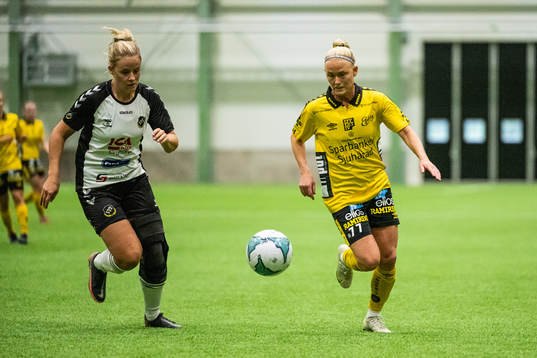 Skultorps Sara Tellander och Elfsborgs Sara Jardving
