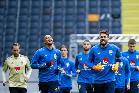Robin Quaison and goalkeeper Kristoffer Nordfeldt