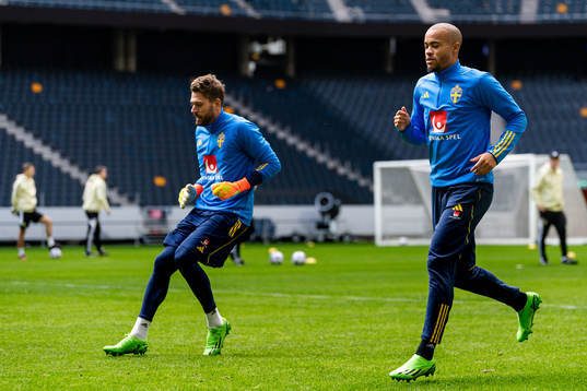 Goalkeeper Kristoffer Nordfeldt and Robin Quaison