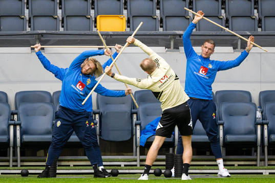 Bläddra bland fler bilder av Football, Nations League, Sweden, Training