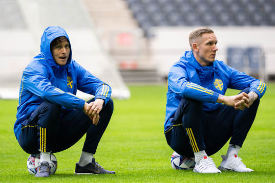 Victor Nilsson Lindelöf and goalkeeper Robin Olsen