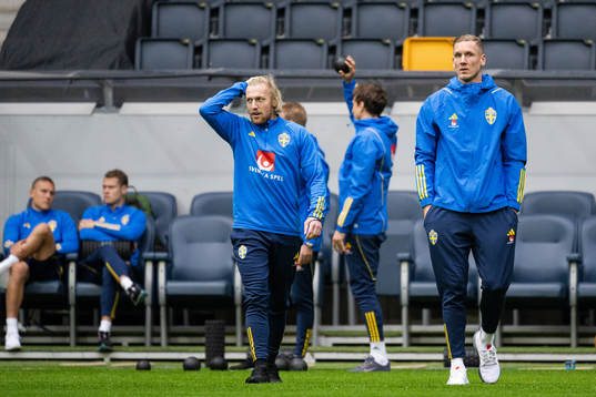 Emil Forsberg and goalkeeper Robin Olsen
