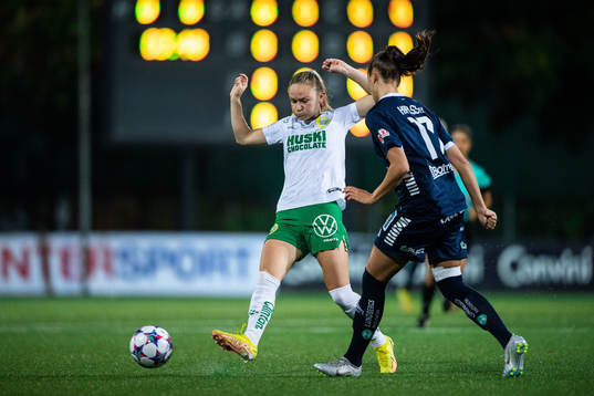 Hammarbys Matilda Vinberg och Linköpings Nellie Karlsson