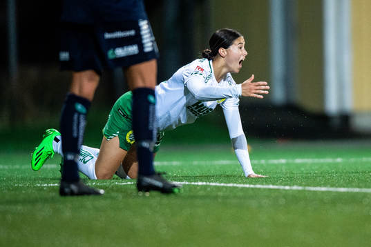 Hammarbys Kyra Cooney-Cross reagerar