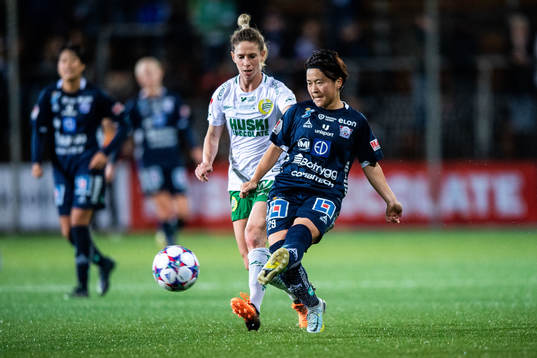Hammarbys Elise Kellond-Knight och Linköpings Yuka Momiki