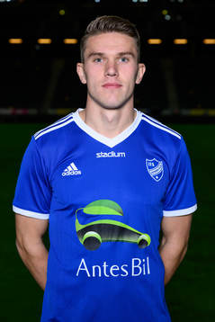 Viktor Gyökeres poses for a portrait with the jersey of