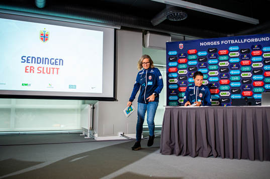 Bläddra bland fler bilder av Football, FIFA Women's World Cup Qualifier, Norway, press conference