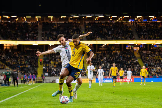 Benjamin Verbic of Slovenia och Isak Hien of Sweden