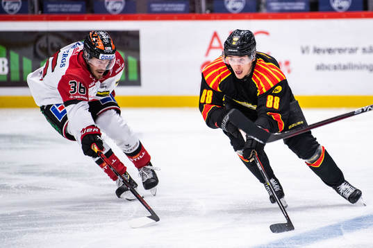 Örebros Emil Larsson och Brynäs Dmytro Timashov