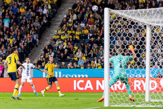 Gregor Sikosek of Slovenia against Victor Nilsson