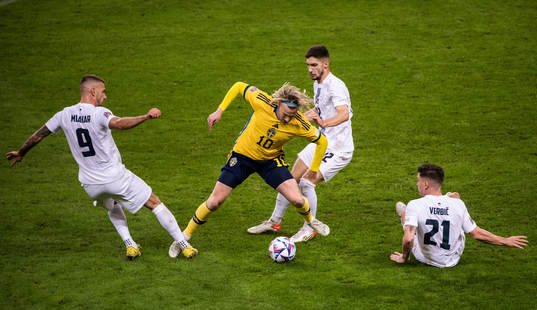 Emil Forsberg of Sweden against Jan Mlaker, Adam Gnezda and