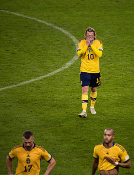 Emil Forsberg of Sweden looks dejected
