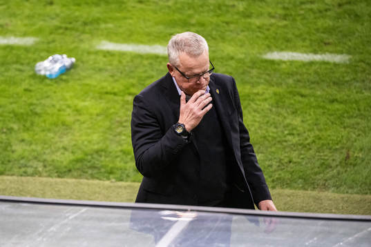 Head coach Janne Andersson of Sweden looks dejected
