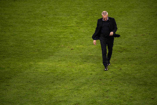 Head coach Janne Andersson of Sweden looks dejected