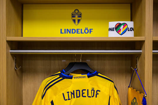 Jersey of Victor Nilsson Lindelöf in the dressing room of