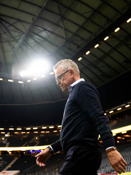 Head coach Janne Andersson of Sweden looks dejected