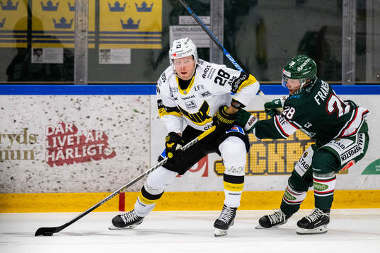 Bläddra bland fler bilder av Ishockey, Hockeyallsvenskan, Tingsryd - Västerås
