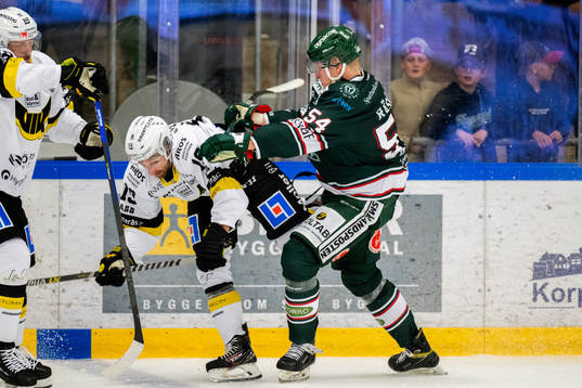 Västerås Blake Speers och Tingsryds Eemeli Räsänen