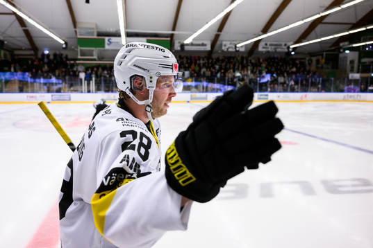 Västerås Lukas Zetterberg jublar