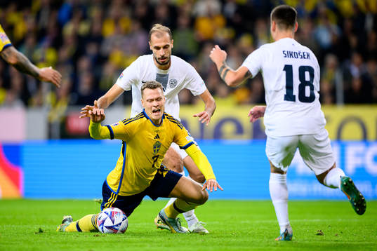 Jon Stankovic of Slovenia and Viktor Claesson of Sweden