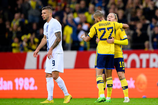 Robin Quaison and Emil Forsberg of Sweden celebrate