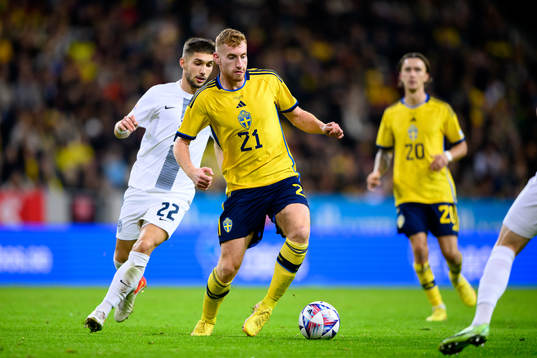 Adam Gnezda of Slovenia and Dejan Kulusevski of Sweden