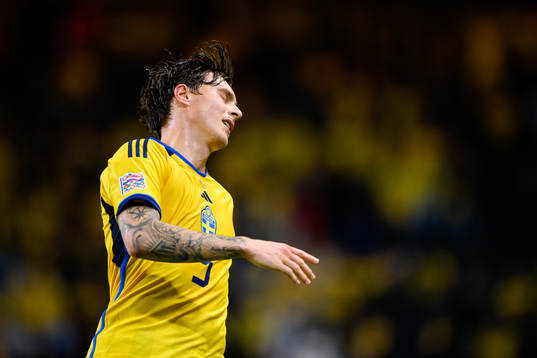 Victor Nilsson Lindelöf of Sweden looks dejected