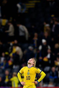 Emil Forsberg of Sweden looks dejected