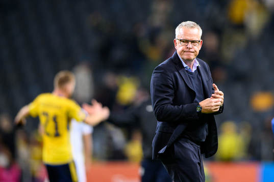 Head coach Janne Andersson of Sweden looks dejected