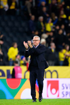 Head coach Janne Andersson of Sweden looks dejected