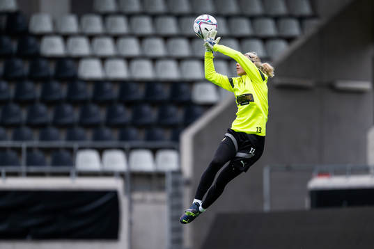 goalkeeper Jennifer Falk