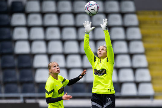 Stine Larsen and goalkeeper Jennifer Falk