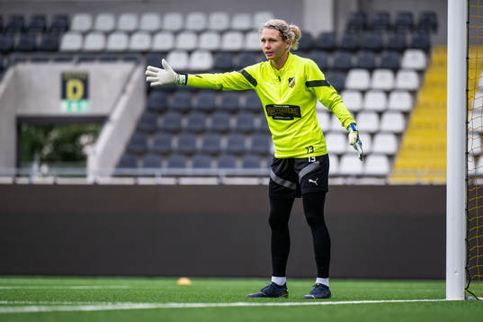goalkeeper Jennifer Falk