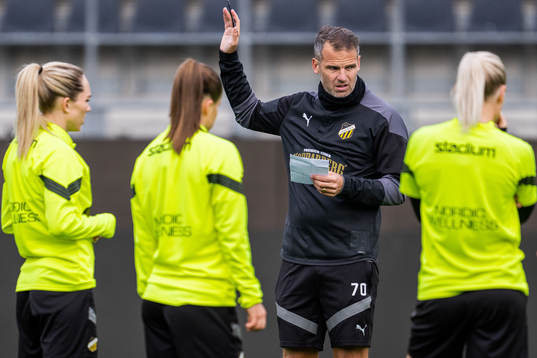 Head coach Robert Vilahamn