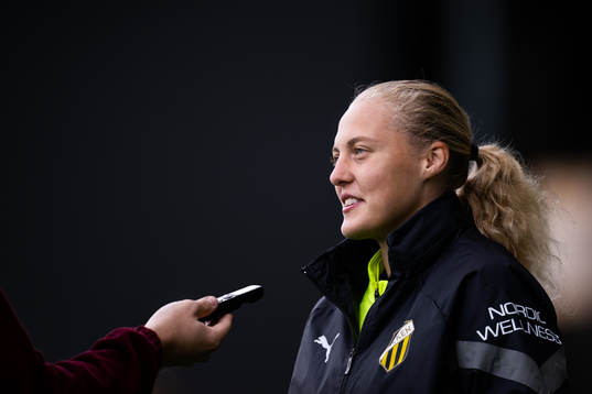 Elma Junttila Nelhage is interviewed