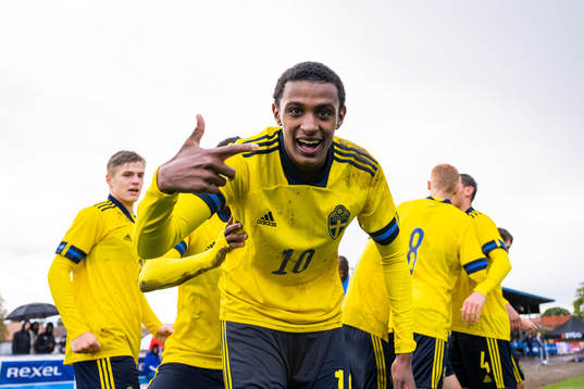 Sveriges Amar Ahmed Fatah jublar