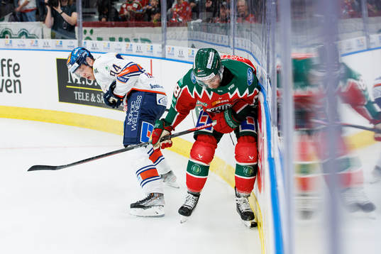 Växjös Joel Persson och Frölundas Anthony Greco