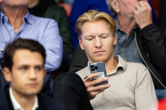 Frölundas Andreas Borgman på läktaren