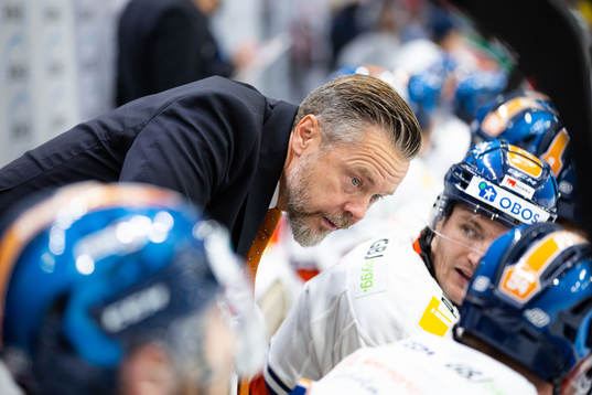 Växjös assisterande tränare Fredrik Hellgren