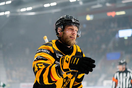 Skellefteås Oscar Möller jublar