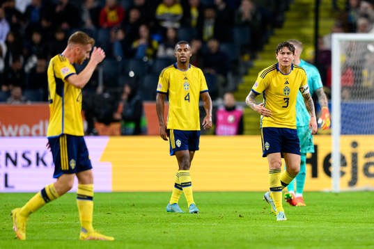Dejan Kulusevski, Isak Hien and Victor Nilsson Lindelöf