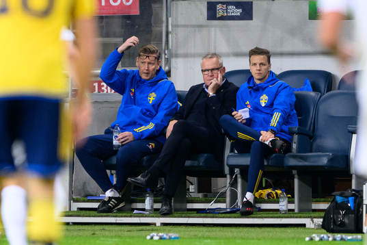 Assistant coach Peter Wettergren Head coach Janne Andersson