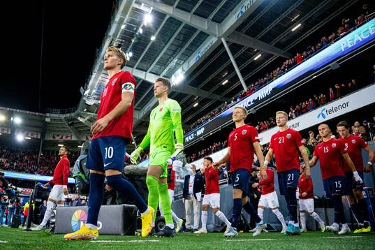 Martin Ødegaard, goalkeeper Ørjan Håskjold Nyland,