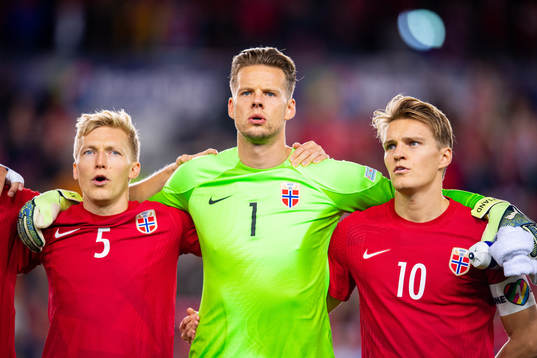 Birger Meling, goalkeeper Ørjan Håskjold Nyland and