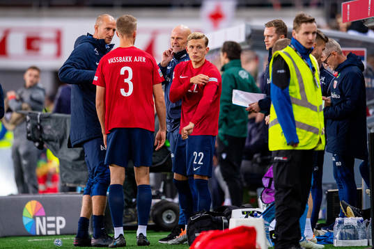 Kristoffer Ajer, head coach Ståle Solbakken and Marcus