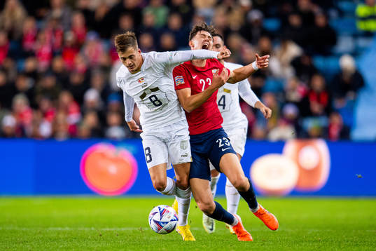 Ivan Ilic of Serbia and Jørgen Strand Larsen of Norway