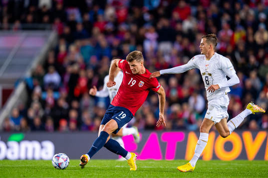 Alexander Sørloth of Norway and Ivan Ilic of Serbia