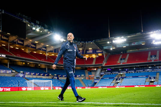 Head coach Ståle Solbakken of Norway